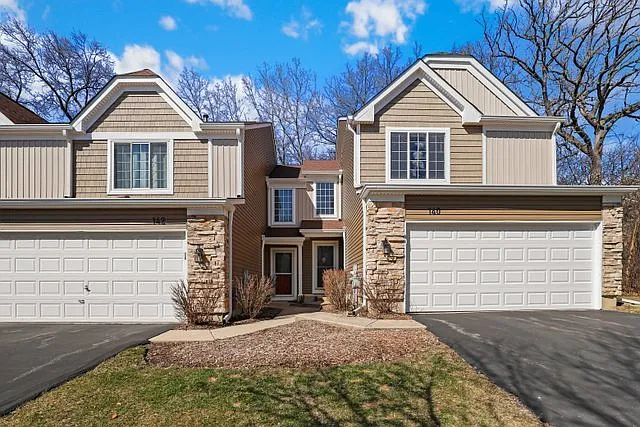 140 Locksley Dr photo 1