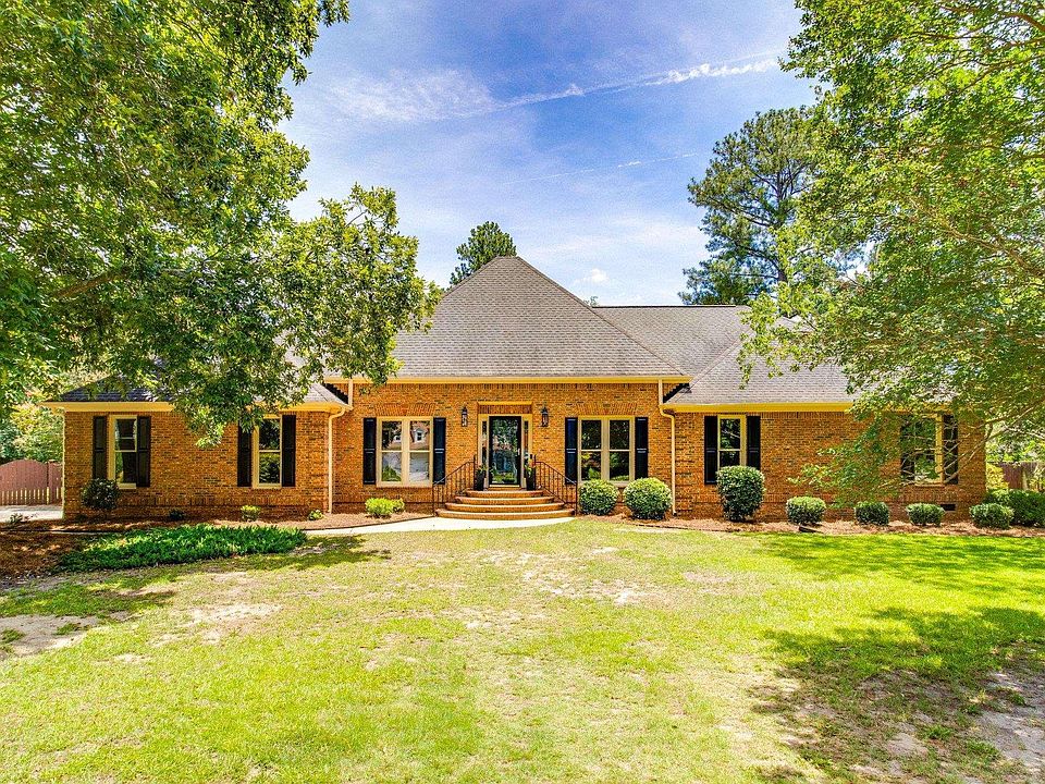 1st image of 3 Foxfield Ln
