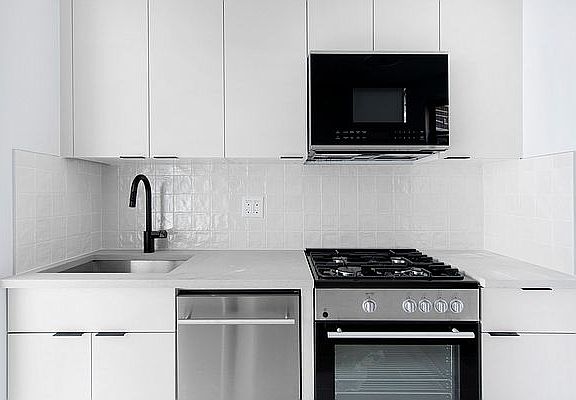 2nd image of 423 E 77th St #1E