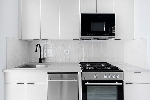 1st image of 423 E 77th St APT 1B