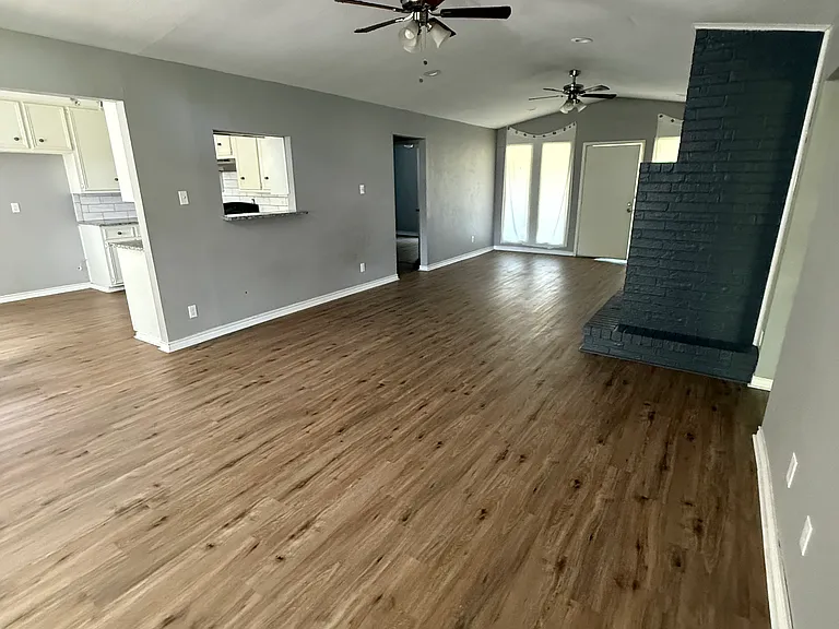 1402 E Marseille Ln — Photo 5