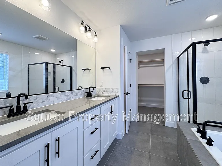 3920 SE 83rd Ave — Photo 13