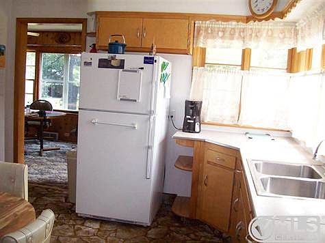 3rd image of 9369 Willow Dr