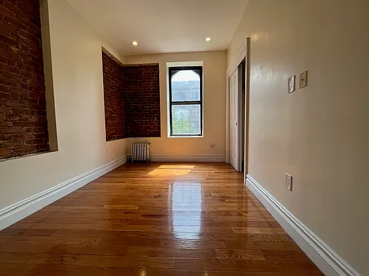 Rented by Oxford Property Group | media 7