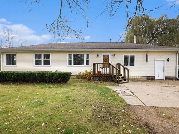 118 Pine St, Cedar Springs, MI 49319