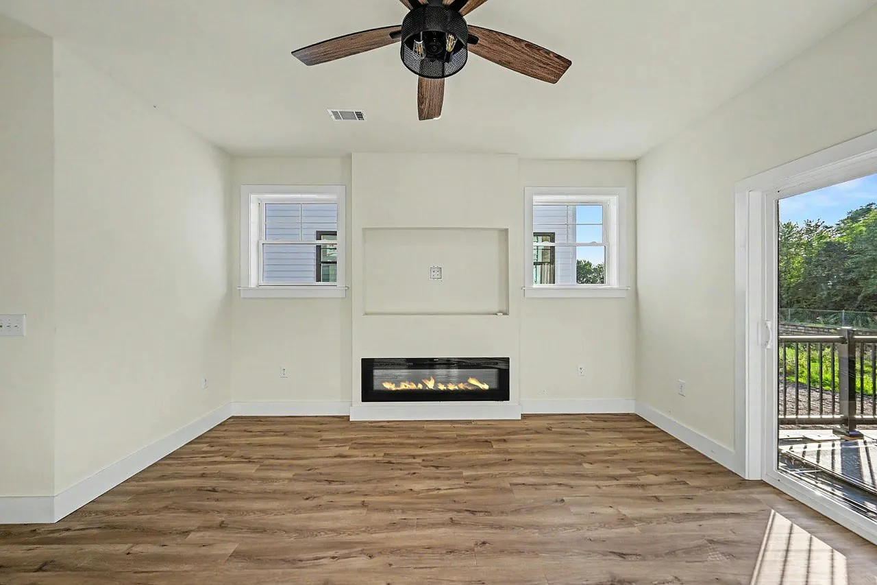 210 Hull Avenue — Photo 4