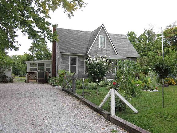 2nd image of 10095 Marion St