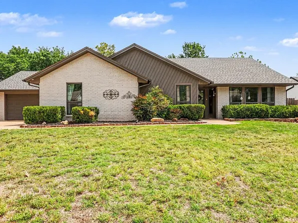 2508 Valley Brook Dr, Edmond, OK 73034