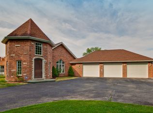 5644 W Jefferson Dr, Libertyville, IL