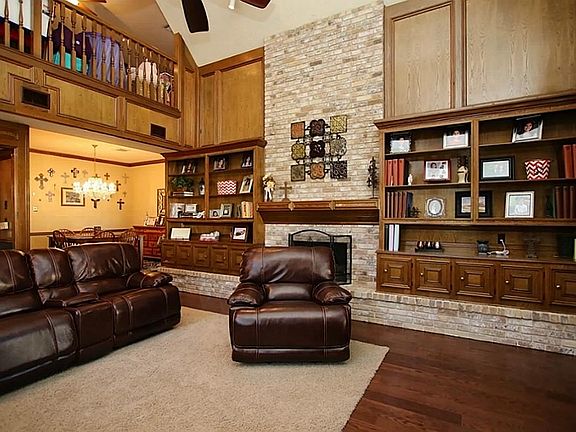 4th image of 6915 Cypress Point Dr