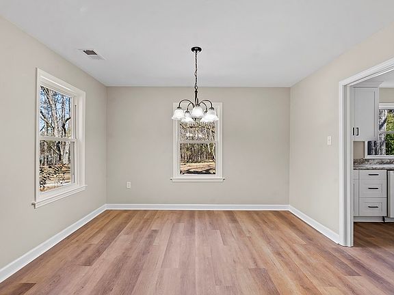 5th image of 1002 Bucklevel Rd