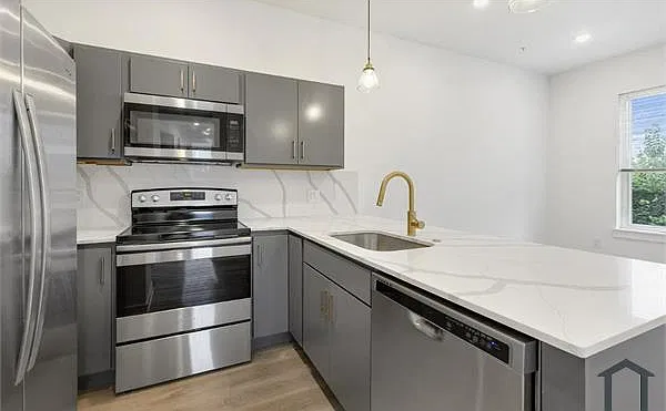 2 bed, 724 sqft, $1,500 — Photo 3