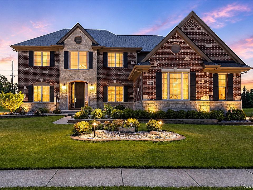 1st image of 47576 Valencia Cir