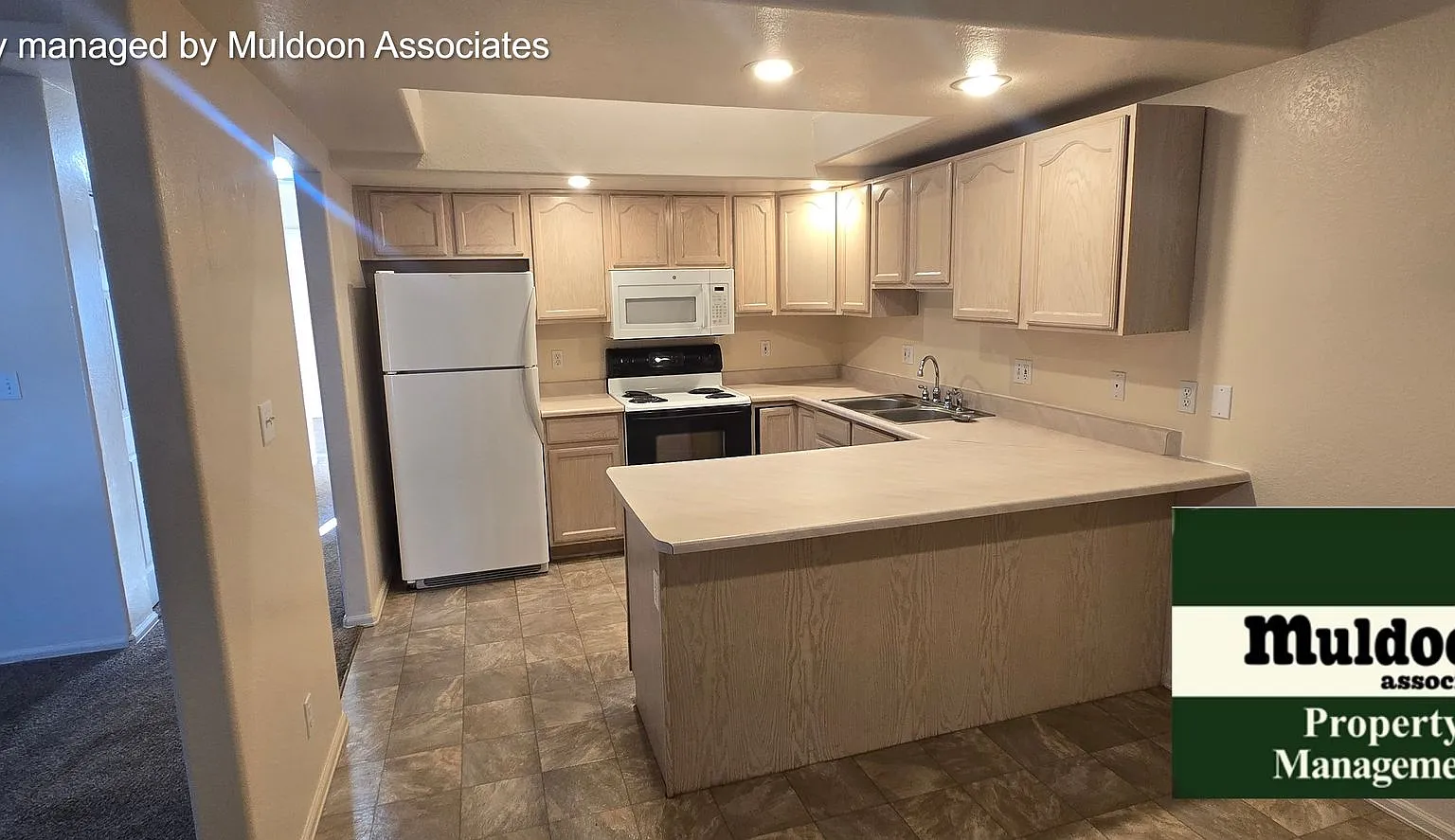 Nice Pueblo West Duplex ready now! — Photo 2