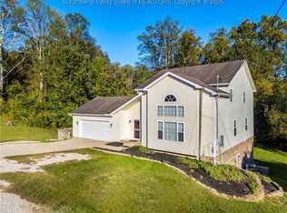 6 Greenbrier Trl, Milton, WV 25541