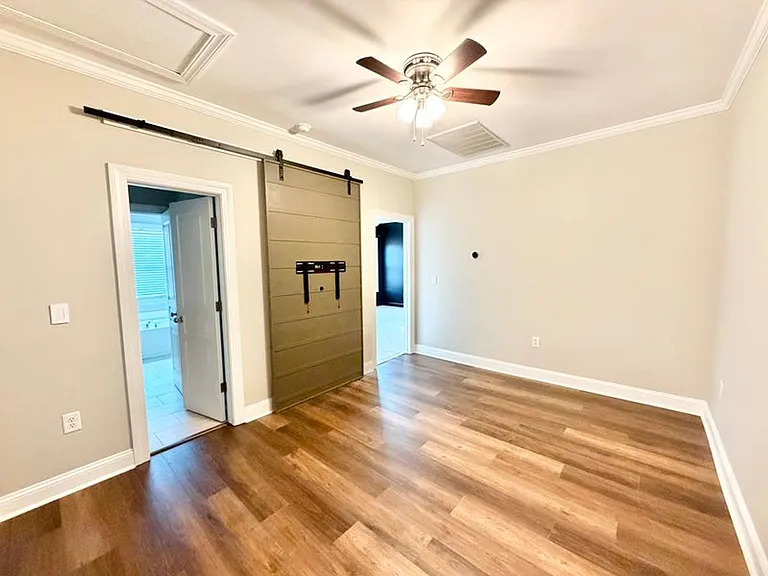 228 Village Grn — Photo 14