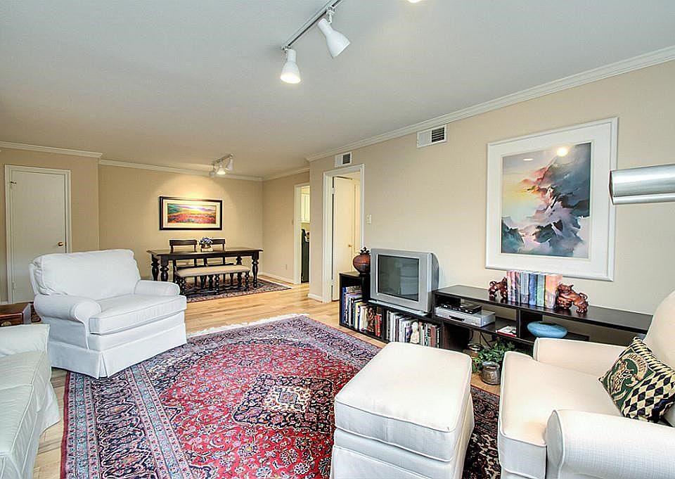 1st image of 2727 Briarhurst Dr APT 8