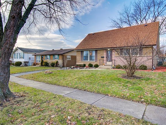 3rd image of 17324 Odell Ave