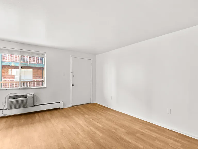 Camelot Apartments — Photo 21