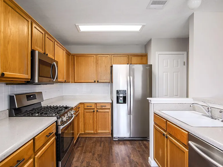 1806 Oakmont Ln — Photo 11