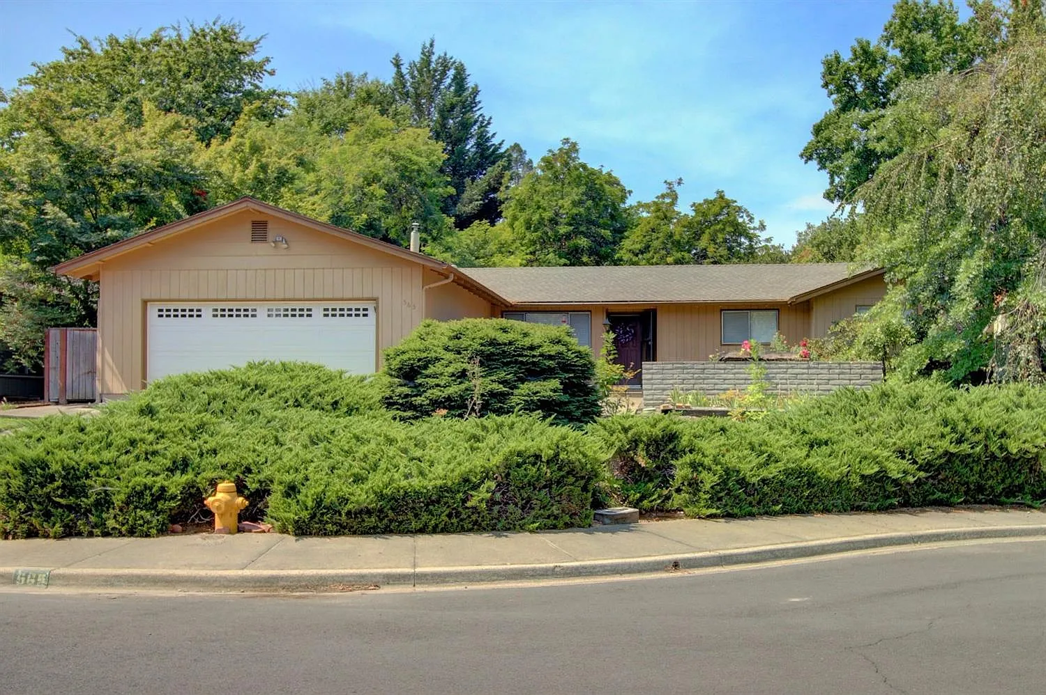 565 N Wexford Cir photo 1