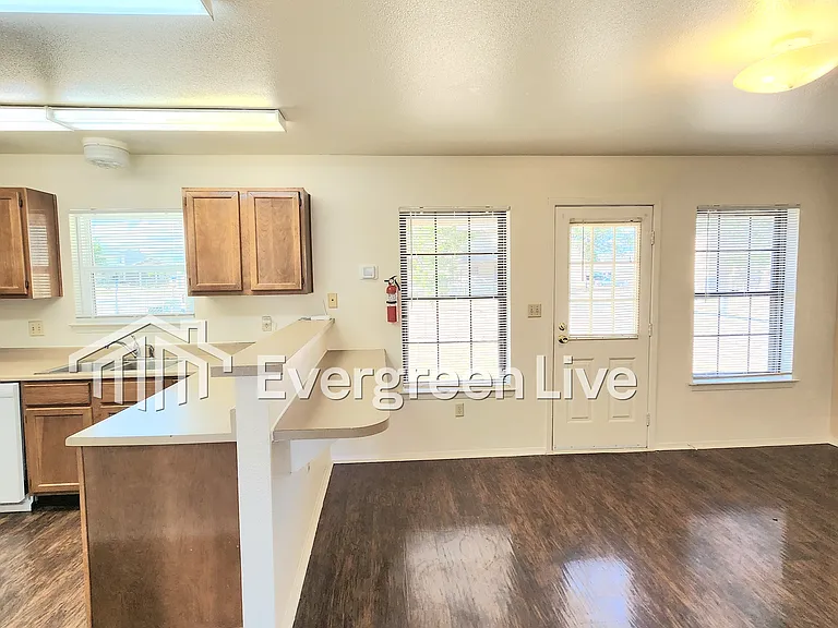 4104 Lew Wallace Dr — Photo 6