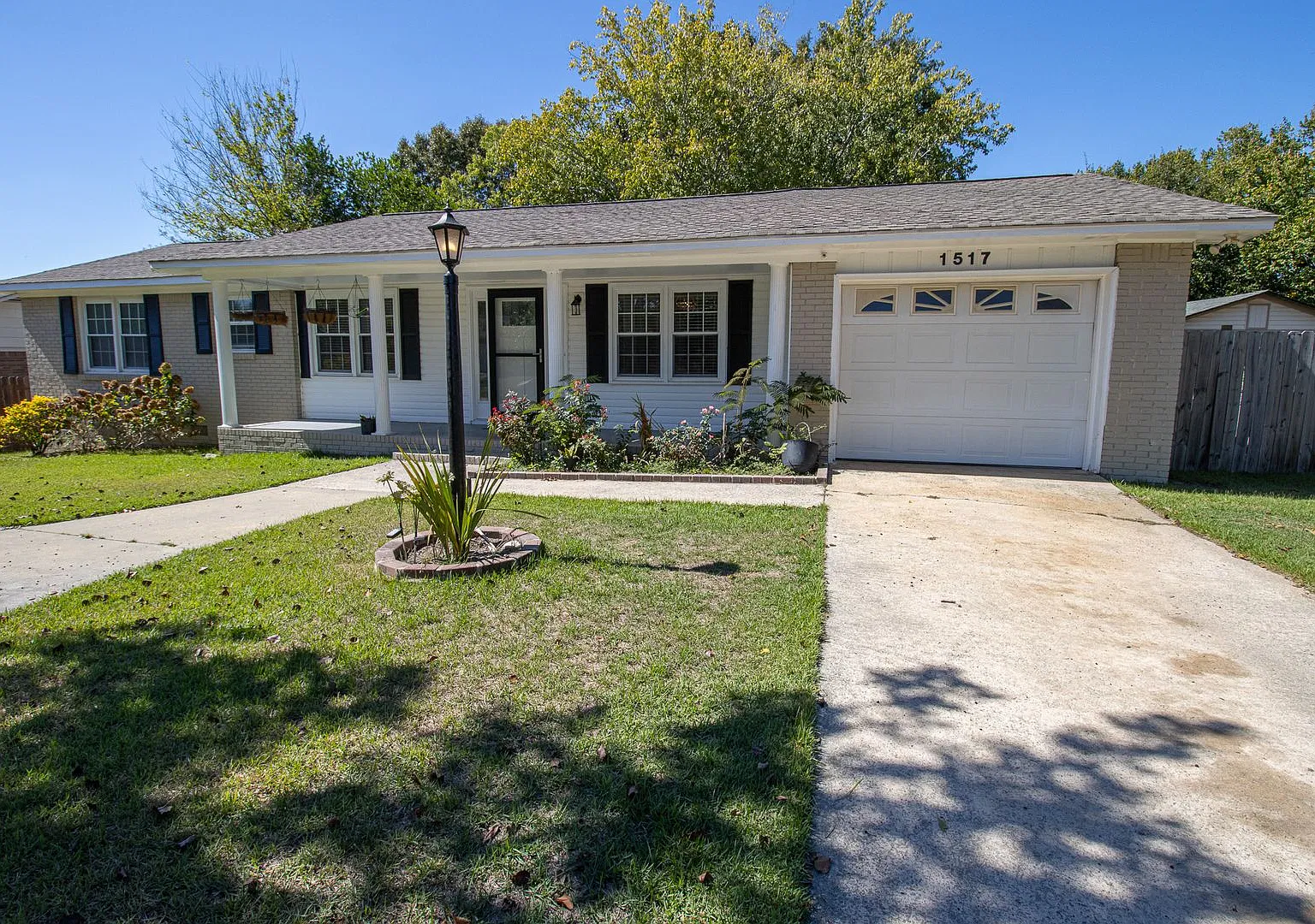 Charming 2-Bedroom, 2-Bath Home in Pine Ridge — Photo 2