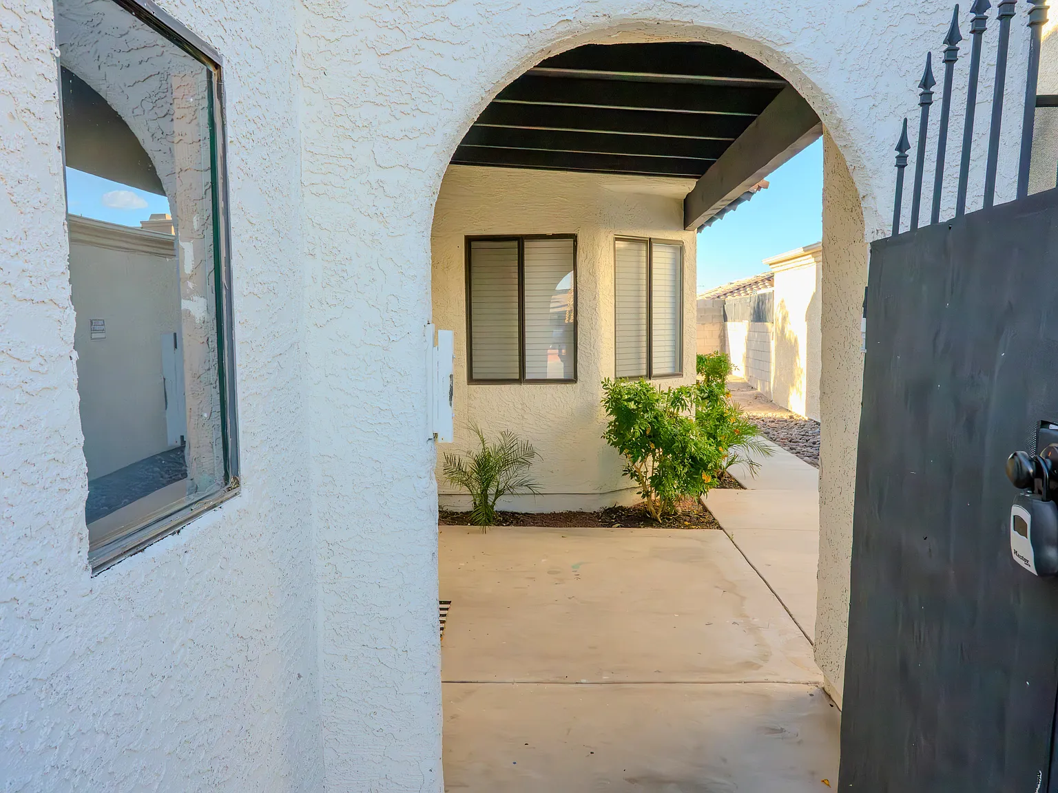 2 bed, 1234 sqft, $3,100 — Photo 3
