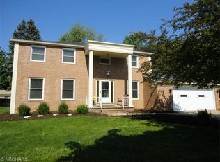 2744 Goldwood Dr, Rocky River, OH