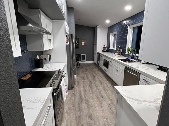 2nd image of 10064 W Campbell Ave