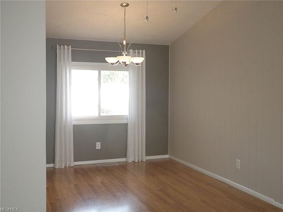 5th image of 9185 Coventry Dr