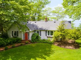 1448 Shore Dr, Fennville, MI 49408