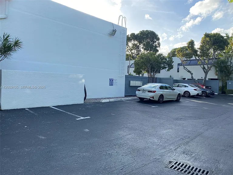 2180 Brickell Ave #7 — Photo 34