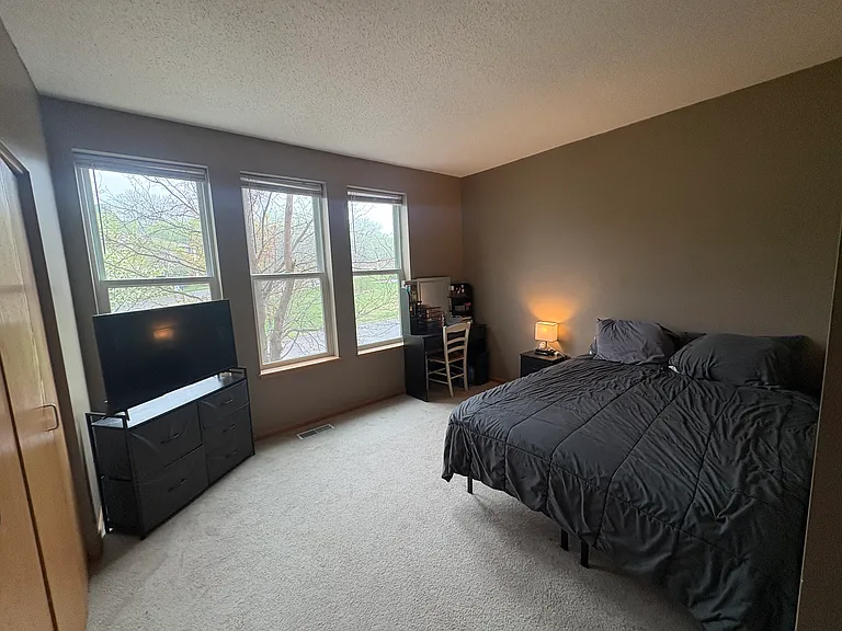 150 E Burnsville Pkwy — Photo 3