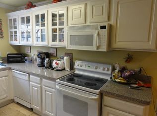 827 W Harwood Rd APT B, Hurst, TX 76054