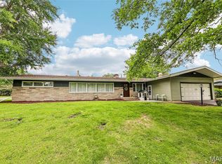 1 Crestwood Dr, Carlinville, IL 62626