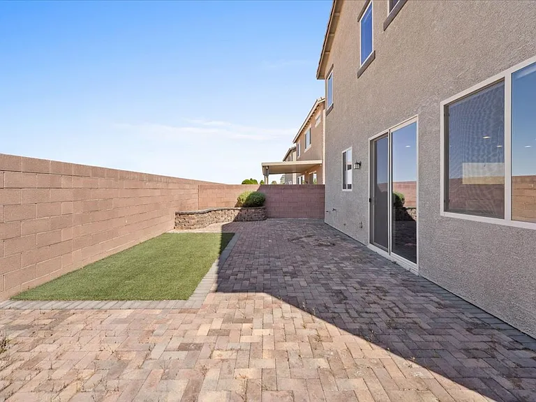 8524 Blazing Desert Ave — Photo 32