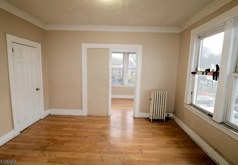 413 Lyons Ave #2L — Photo 4