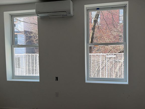 3rd image of 2312 Beaumont Ave #1A