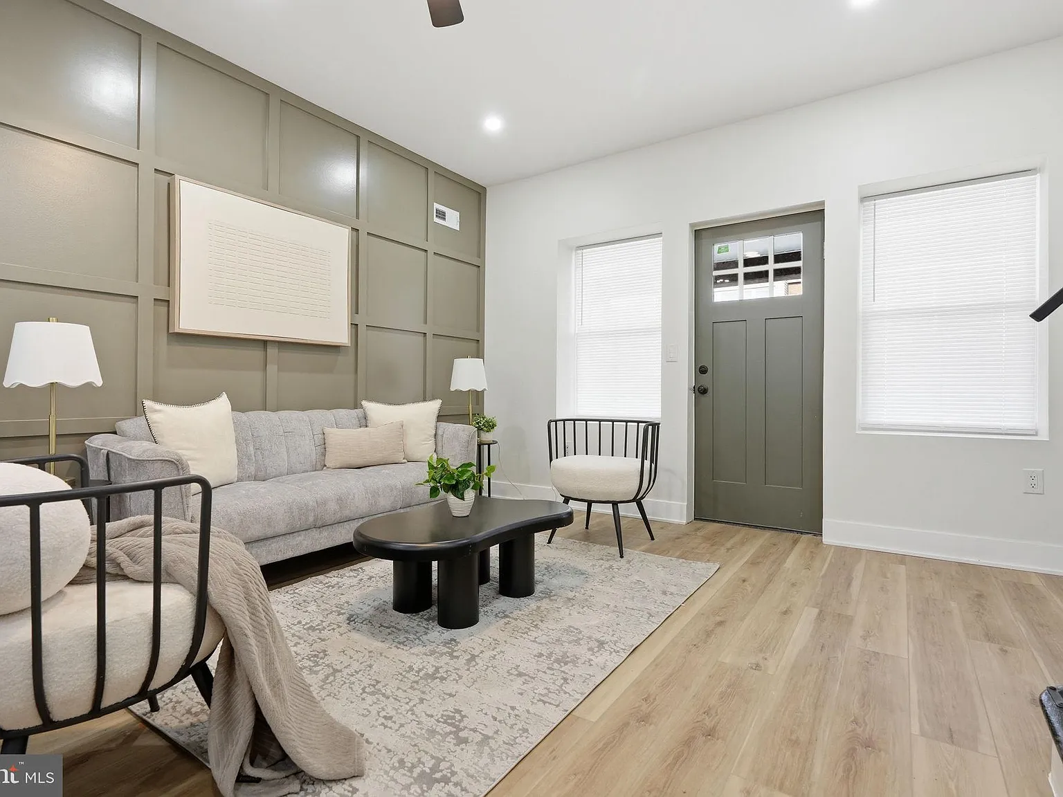 3 bed, 2.5 bath, 960 sqft, $2,400 — Photo 3
