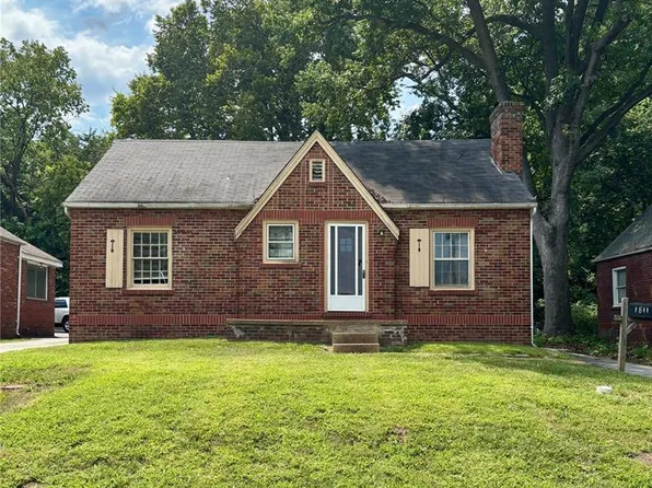 1811 S New Florissant Rd, Florissant, MO 63031