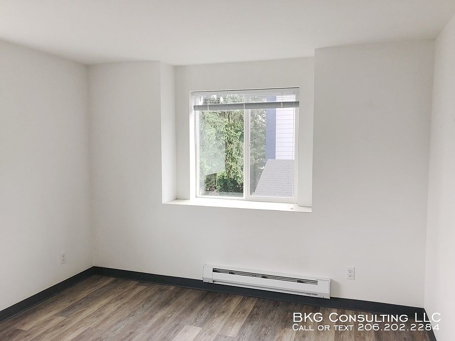 2nd image of 4732 20th Ave NE APT 405