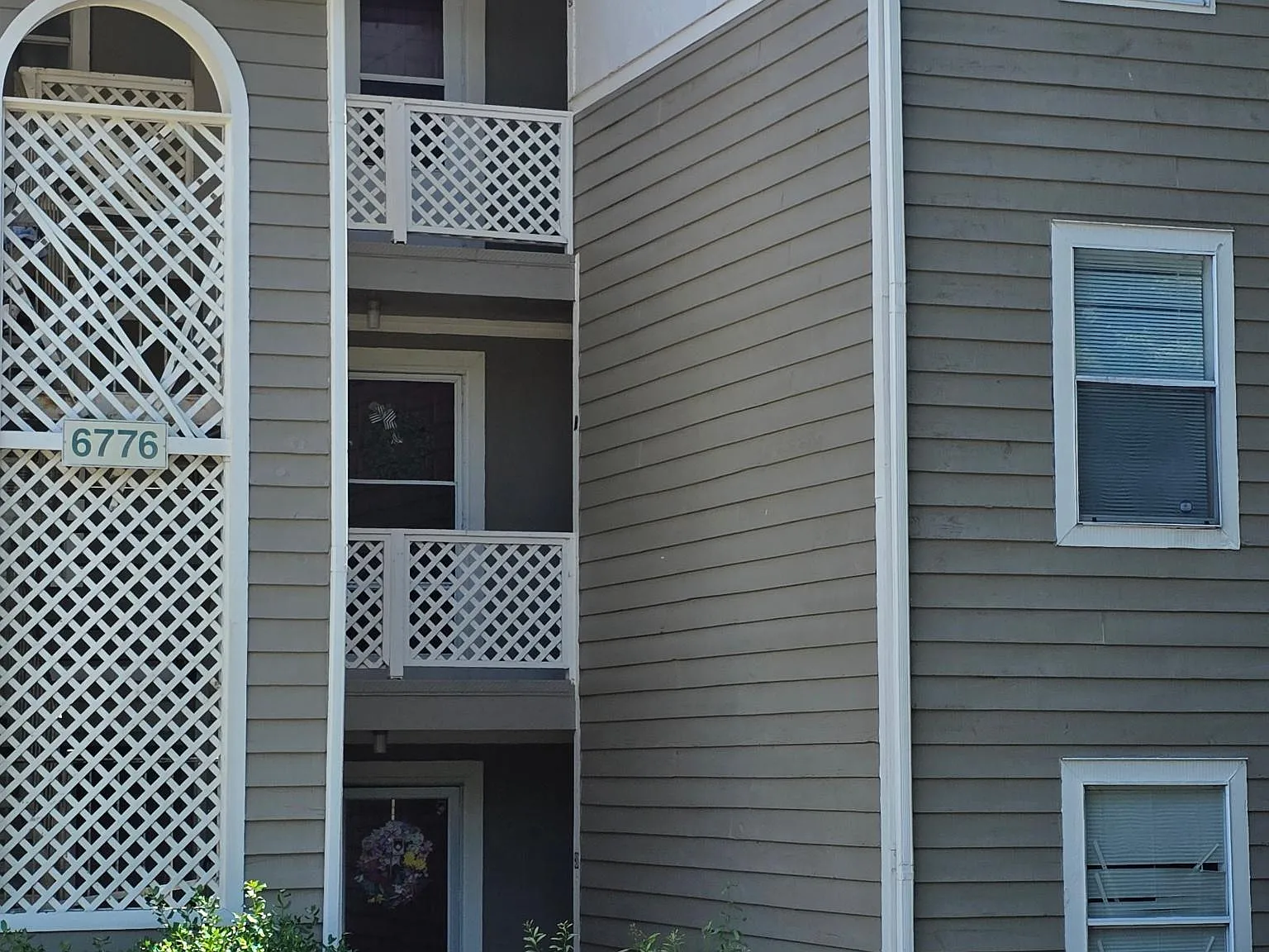 3 bed, 1208 sqft, $1,200 — Photo 1