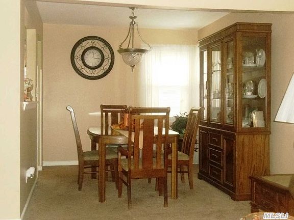 3rd image of 345 Secatogue Ave