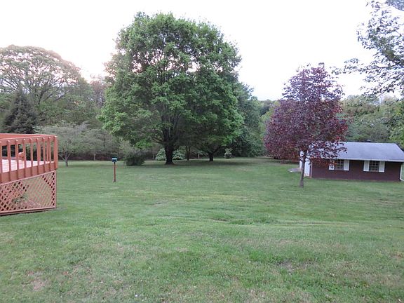 3rd image of 227 Calloway Dr
