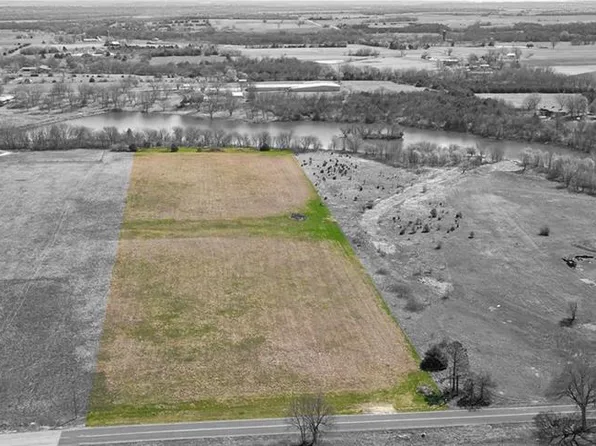 2855 Nebraska Rd, Ottawa, KS 66067