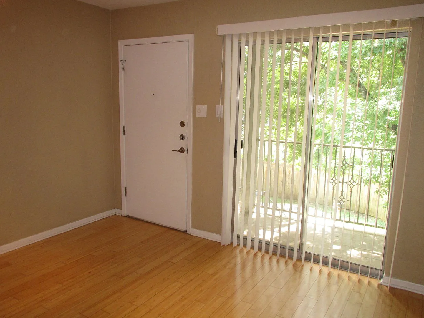 Adorable 1 bedroom apartment — Photo 1