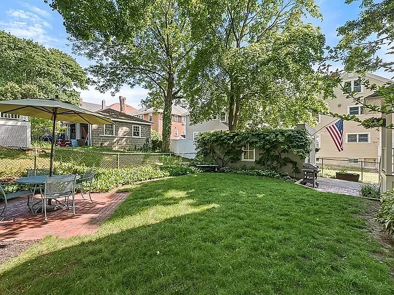 303 Washington St #1 — Photo 16