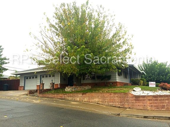 2nd image of 605 Darling Way