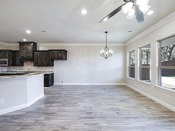 5th image of 1316 Highland Park Cir